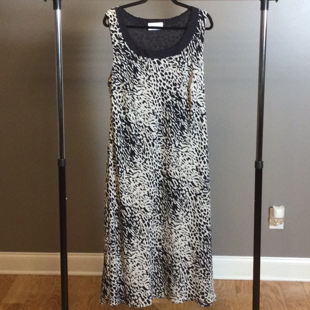 18 Studio I Navy & Cream Animal Print Sleeveless Dress